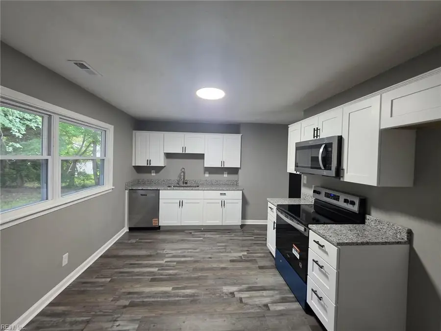 4 Sampson Place, Portsmouth, VA 23702 - Image #2