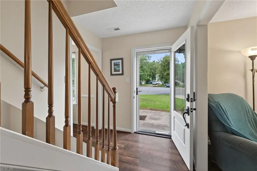 2304 Apple Tree Crescent, Virginia Beach, VA 23456 - Image #2