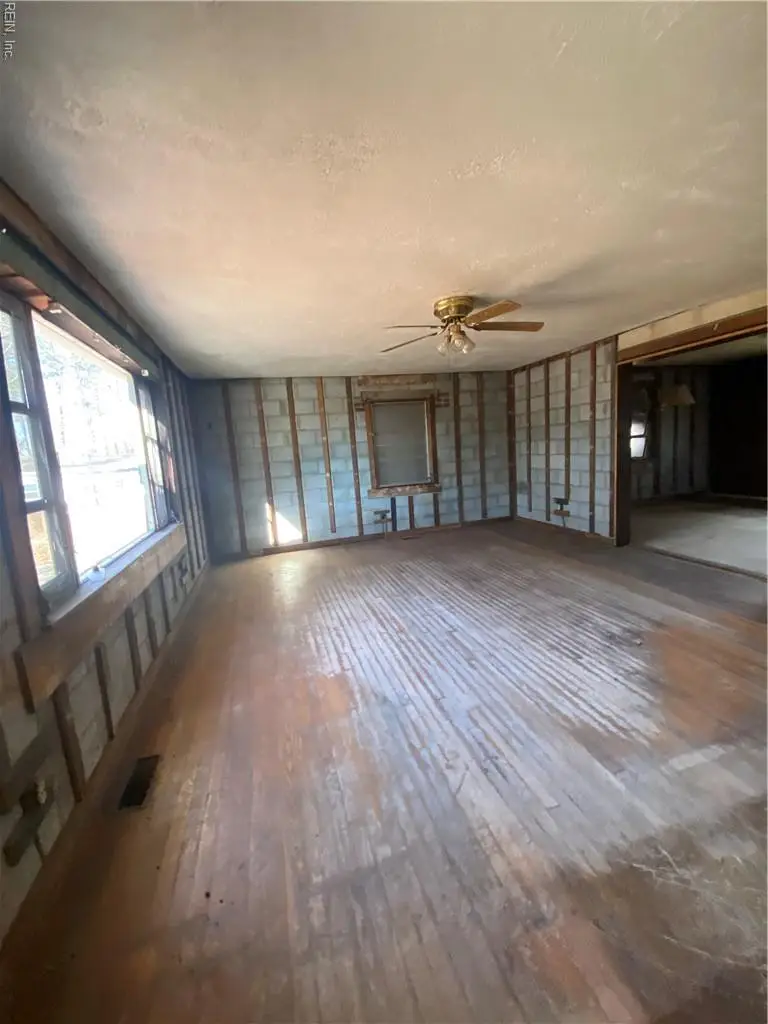 146 Cherry Tree Lane, Crewe, VA 23930 - Image #3