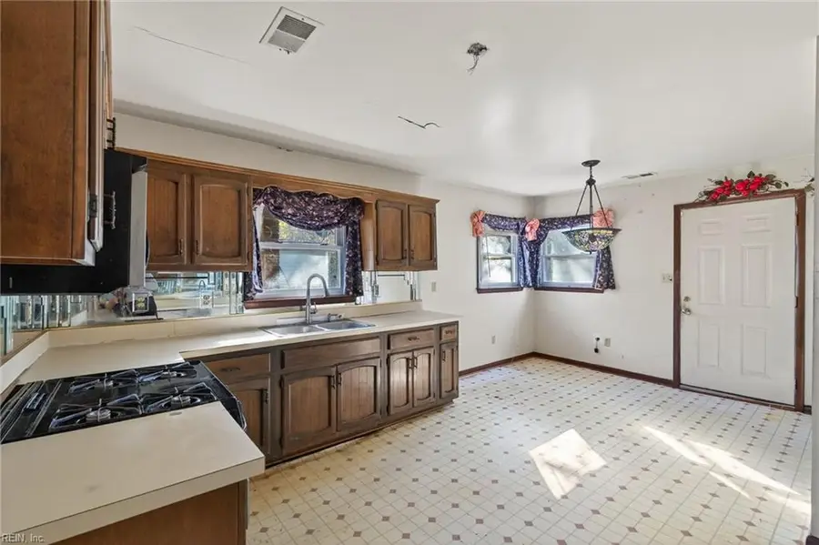 129 S 6th Street, Suffolk, VA 23434 - Image #3