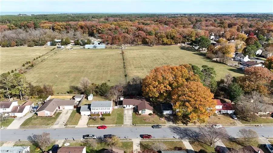 222 Commodore Drive, Hampton, VA 23669 - Image #2