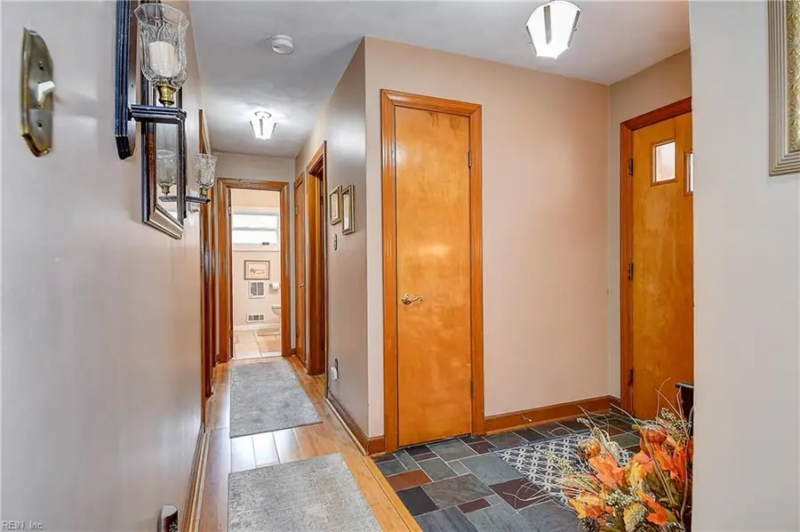 485 Harwin Drive, Hampton, VA 23666 - Image #3