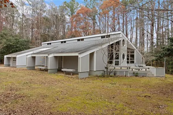 5731 Kings Ridge Road, Gloucester, VA 23061