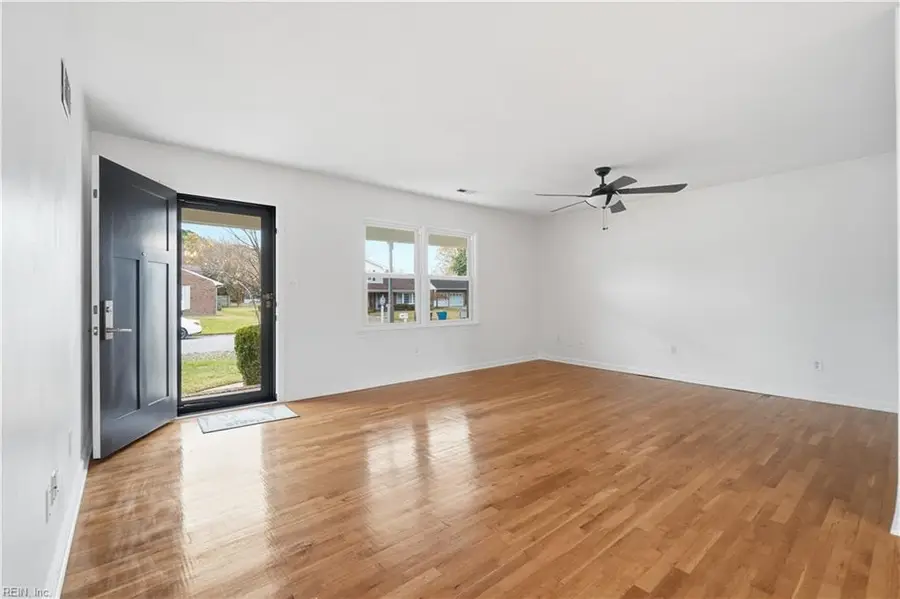 693 Charlecote Drive, Virginia Beach, VA 23464 - Image #3