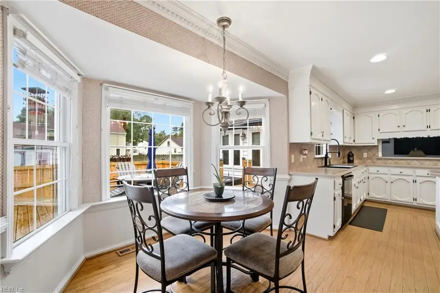 829 Donnington Drive, Chesapeake, VA 23322 - Image #2