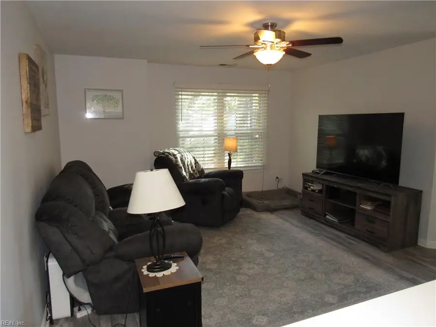 713 Rue Marseille, Chesapeake, VA 23320 - Image #3