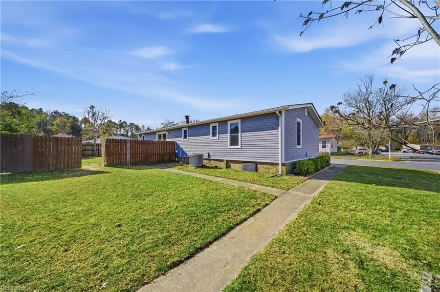 1097 Whales Run Court, Virginia Beach, VA 23454 - Image #2