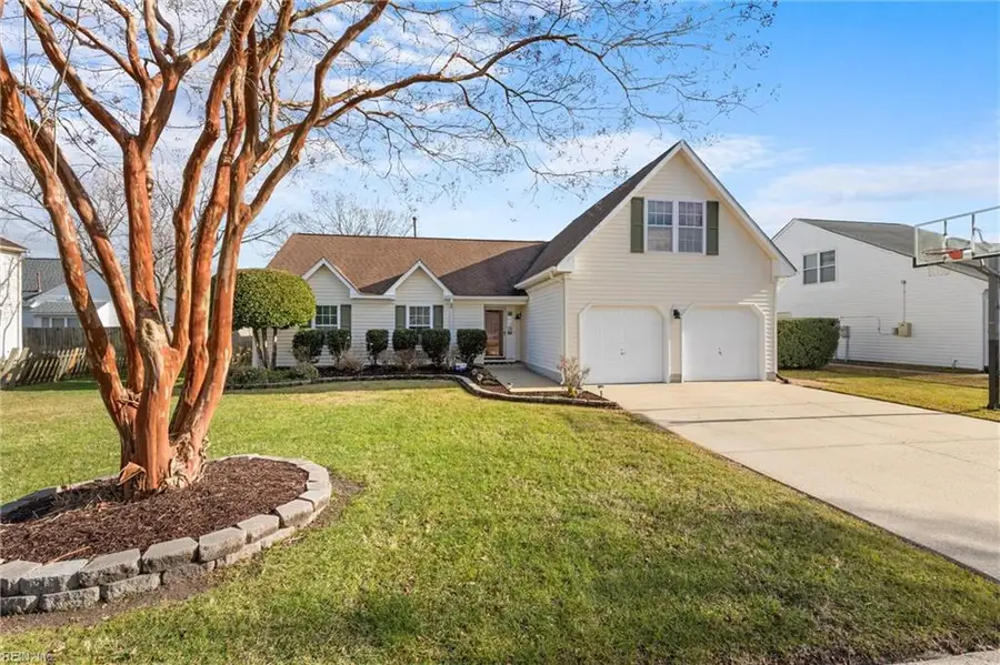 2048 Falling Sun Lane, Virginia Beach, VA 23454 - Image #2
