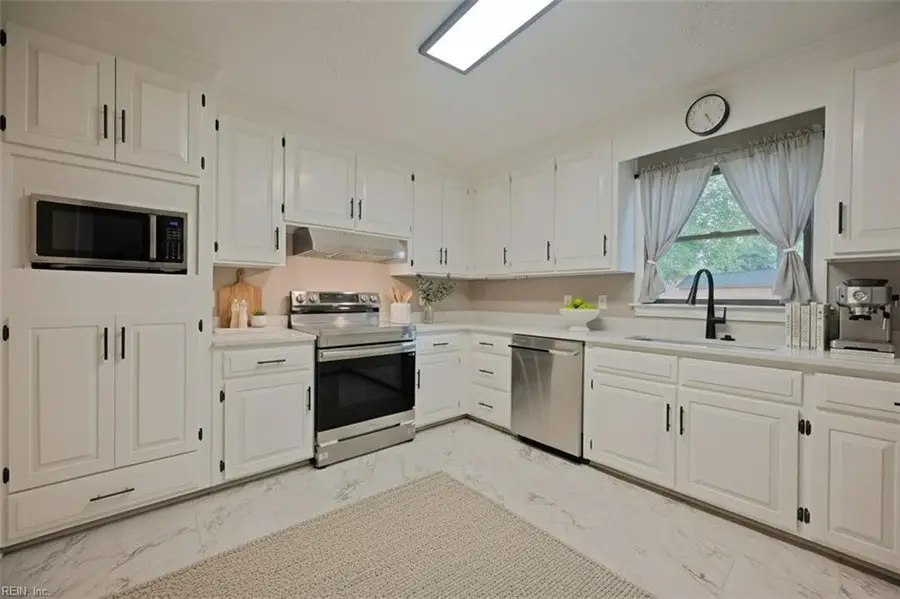 904 Loraine Circle, Newport News, VA 23608 - Image #3