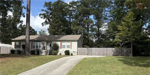 4 Prince George Lane, Newport News, VA 23608