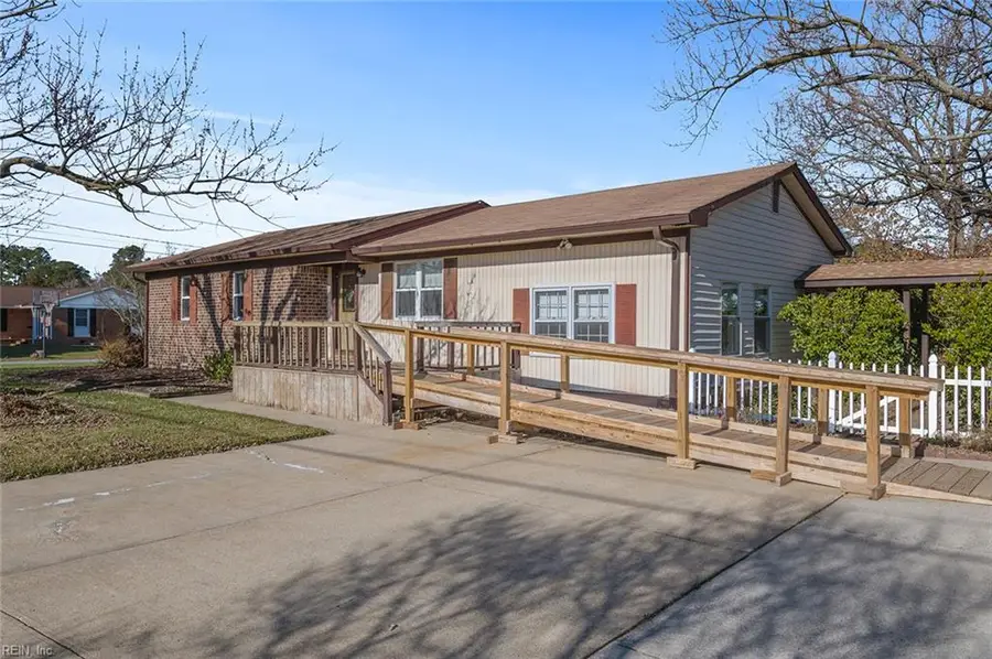 2852 Colonial Drive, Suffolk, VA 23435 - Image #2