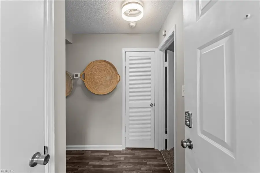 502 Thorncliff Drive #104, Newport News, VA 23608 - Image #2