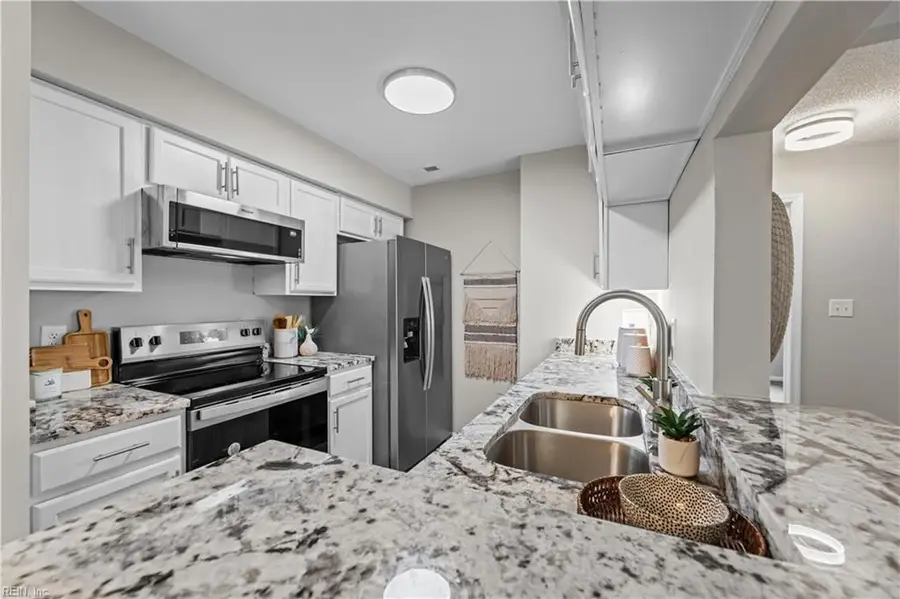 502 Thorncliff Drive #104, Newport News, VA 23608 - Image #3