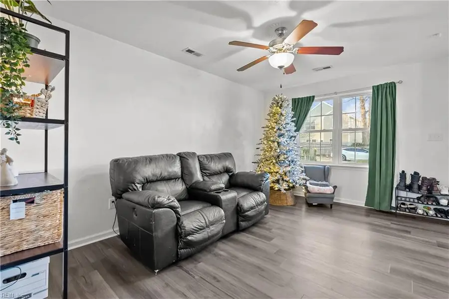 214 Douglas Avenue, Chesapeake, VA 23323 - Image #2