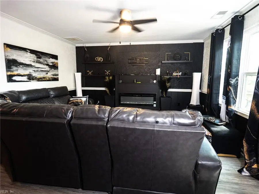 21 Windy Pines Crescent, Portsmouth, VA 23703 - Image #3