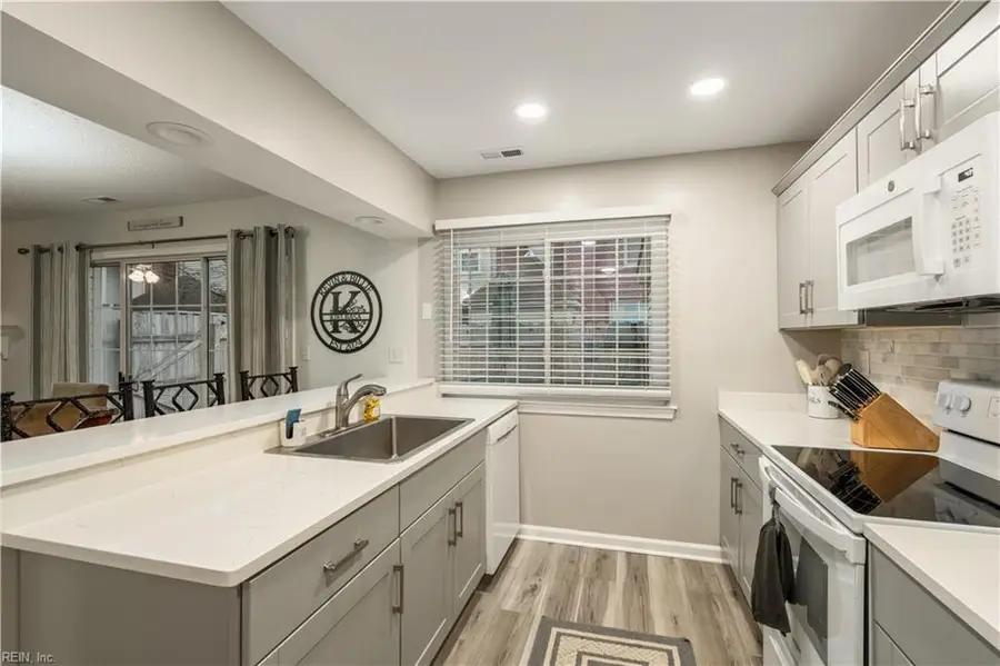 606 Oleander Circle, Virginia Beach, VA 23464 - Image #2