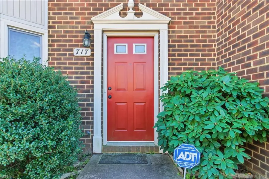 717 Creekside Crescent, Chesapeake, VA 23320 - Image #3
