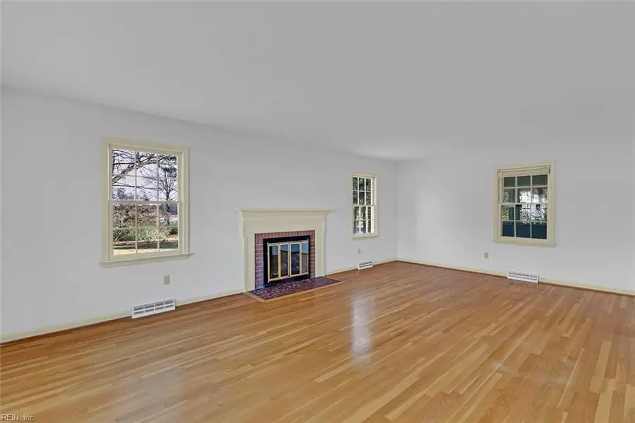 109 Beecham Drive, Yorktown, VA 23692 - Image #2