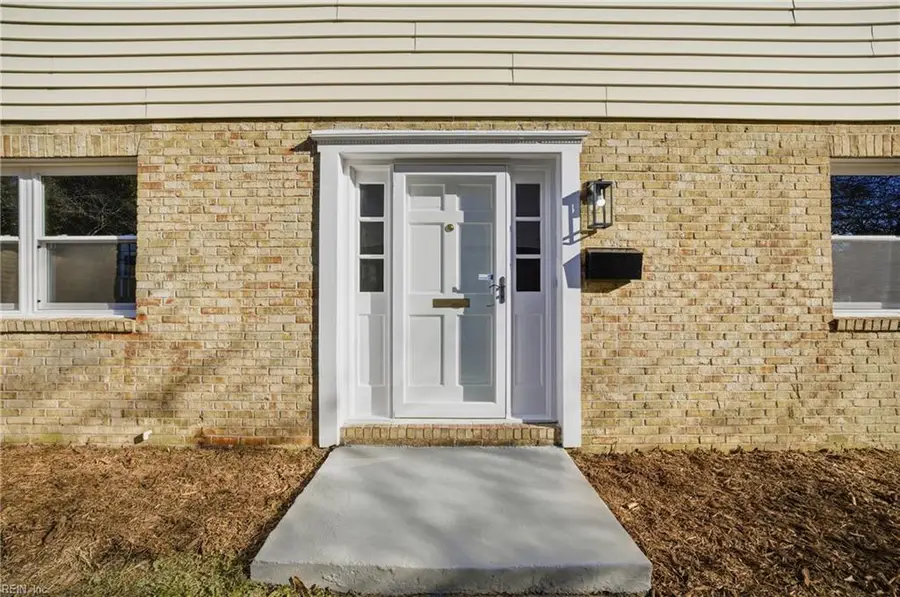 818 Biltmore Drive, Virginia Beach, VA 23454 - Image #2