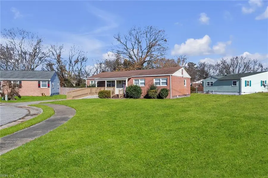 126 Bowen Drive, Hampton, VA 23666 - Image #3