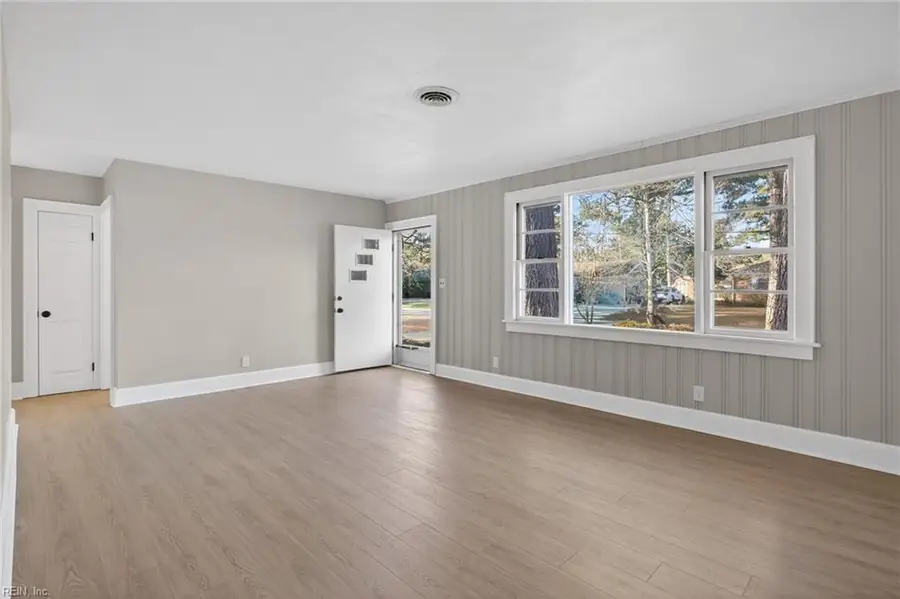 305 Bobby Jones Drive, Portsmouth, VA 23701 - Image #2