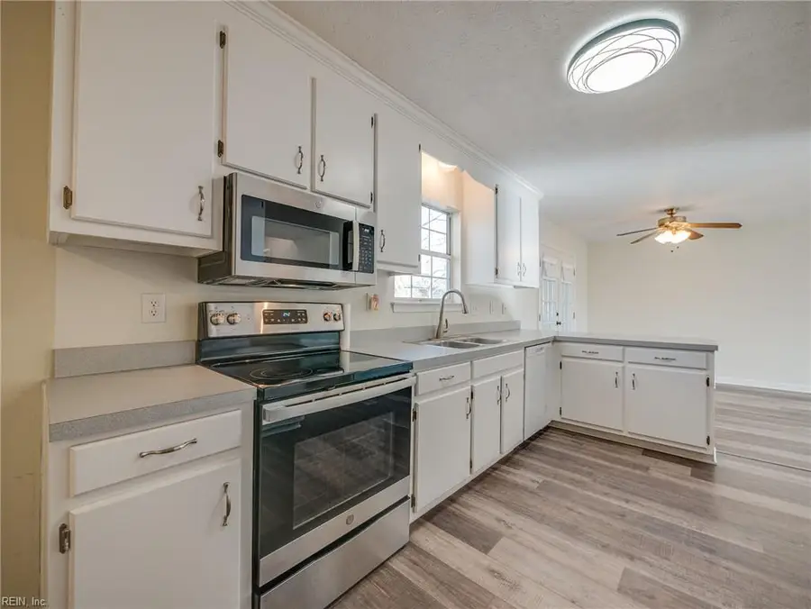 115 Hudgins Farm Drive, Yorktown, VA 23692 - Image #3