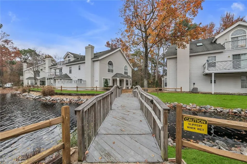 517 Seahorse Run, Chesapeake, VA 23320 - Image #1