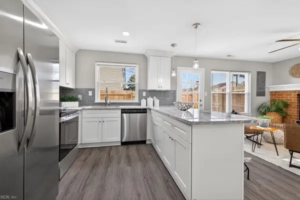 979 Smoke Tree Lane, Virginia Beach, VA 23452