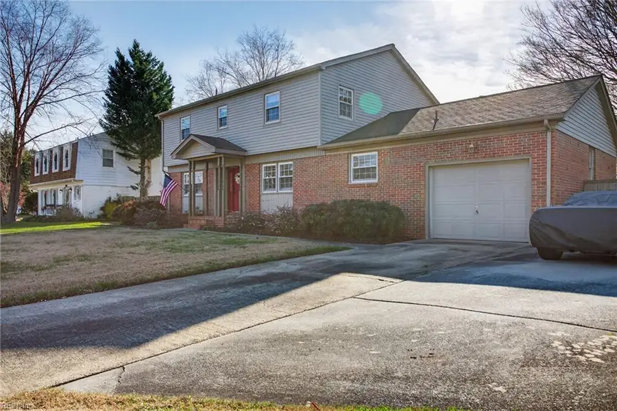 2205 Parkside Courts, Virginia Beach, VA 23454 - Image #2