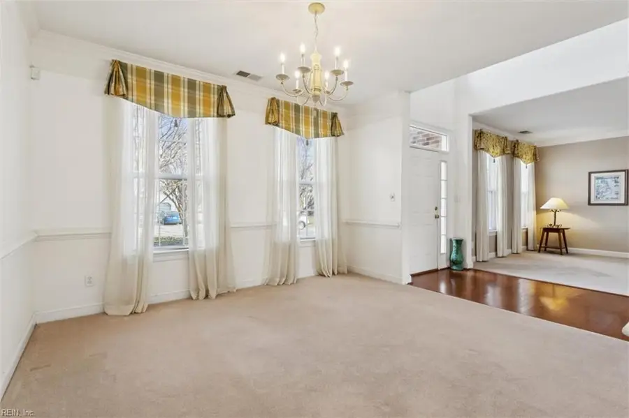 704 Southwood Drive, Chesapeake, VA 23322 - Image #3