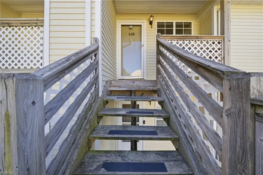 44 Emeraude Plage #B, Hampton, VA 23666 - Image #2