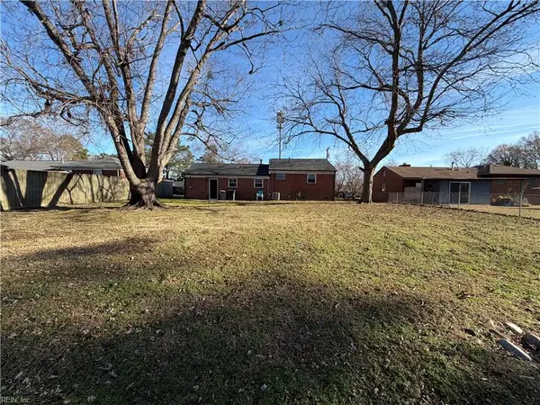 19 Plantation Drive, Hampton, VA 23669