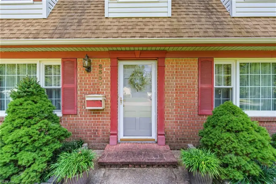 2337 N Wolfsnare Drive, Virginia Beach, VA 23454 - Image #2