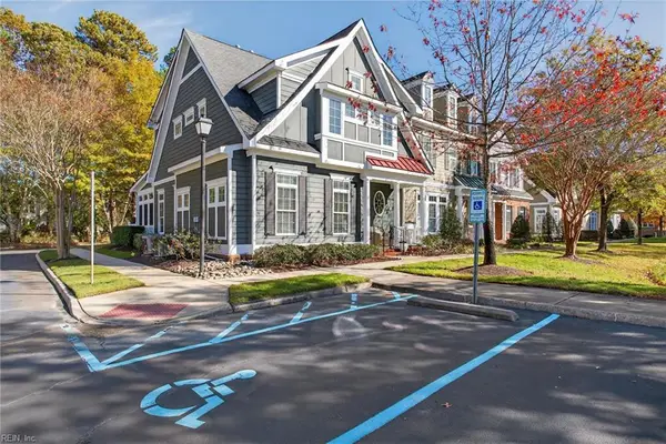 1072 Cranberry Drive, Chesapeake, VA 23320