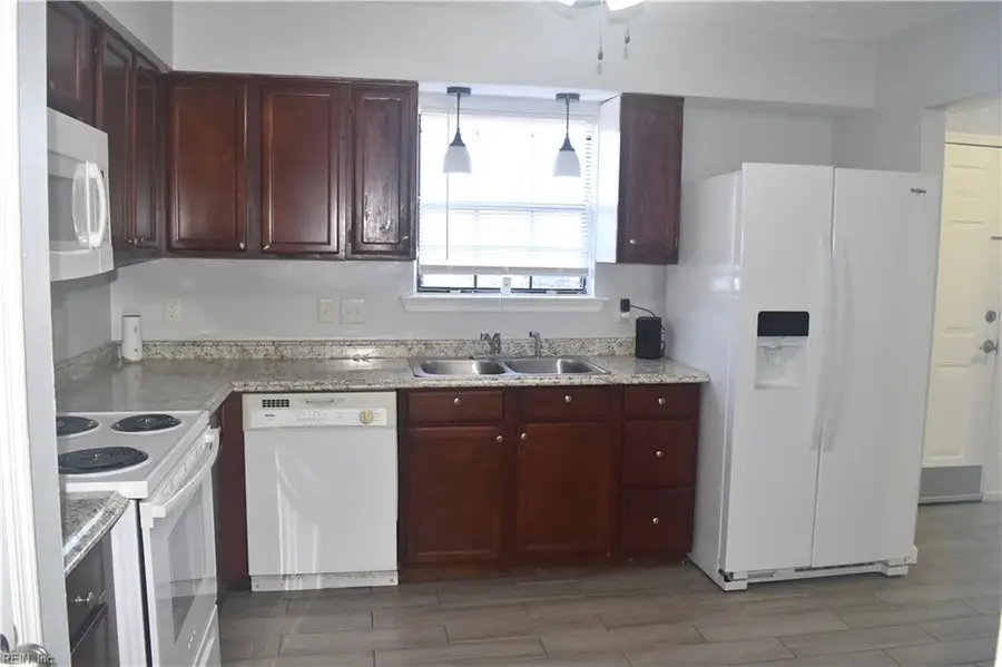 304 Circuit Lane #B, Newport News, VA 23608 - Image #3