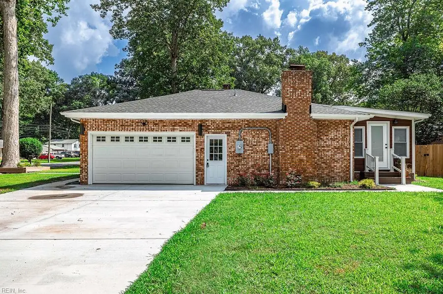 817 Englewood Drive, Chesapeake, VA 23320 - #2