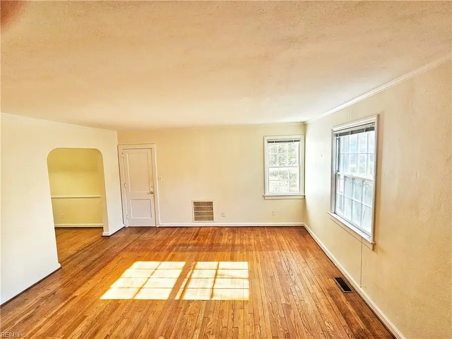 1520 Mclean Avenue, Norfolk, VA 23508 - Image #2