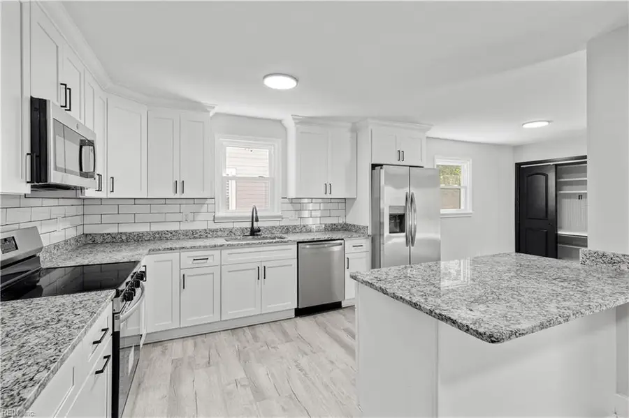 977 Wolcott Avenue, Norfolk, VA 23513 - Image #3