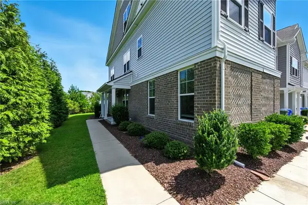 301 Sikeston Lane, Chesapeake, VA 23322