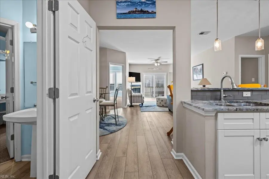 2325 W Great Neck Road #102, Virginia Beach, VA 23451 - Image #3