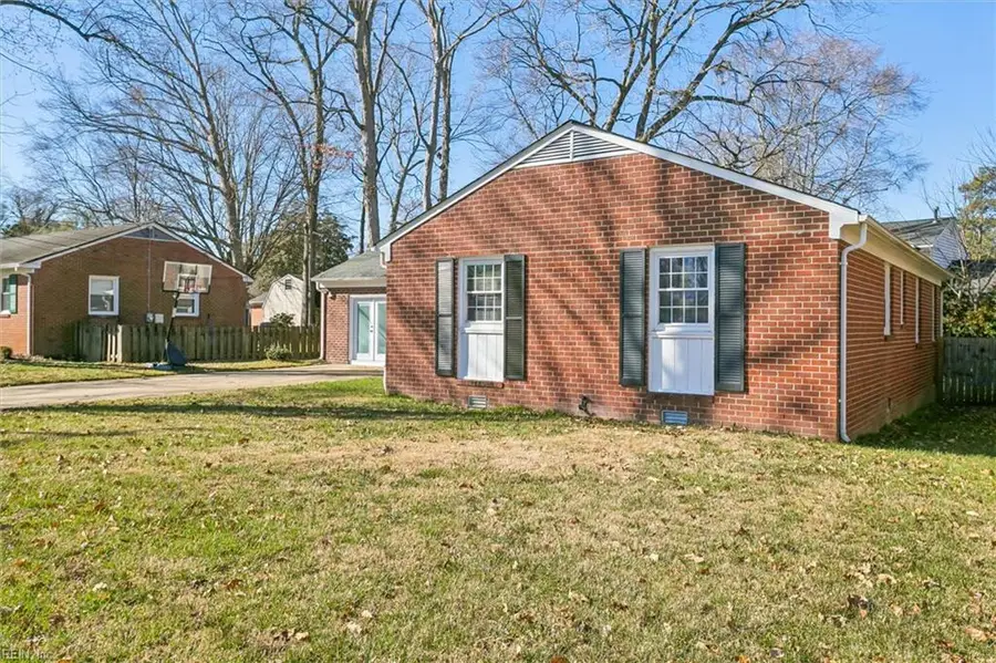 153 Beechmont Drive, Newport News, VA 23608 - Image #2