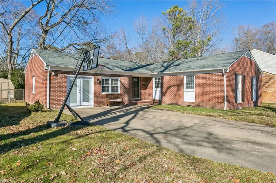 153 Beechmont Drive, Newport News, VA 23608 - Image #3