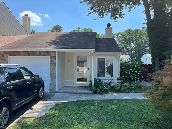 2 Penzance Circle, Chesapeake, VA 23320