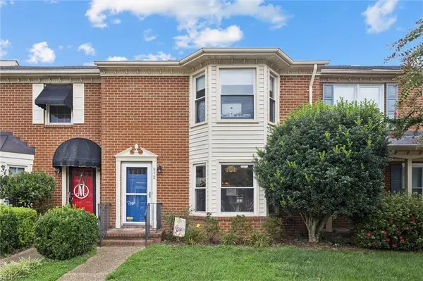 972 Colonial Meadows Way, Virginia Beach, VA 23451