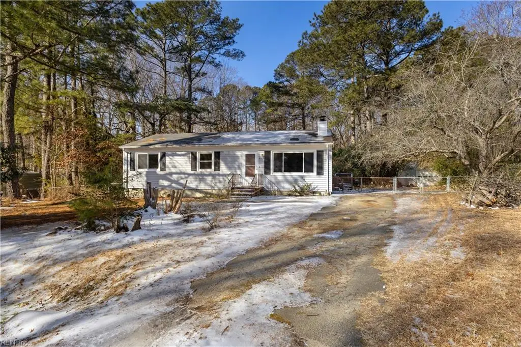 6265 Debbie Circle, Hayes, VA 23072 - Image #1