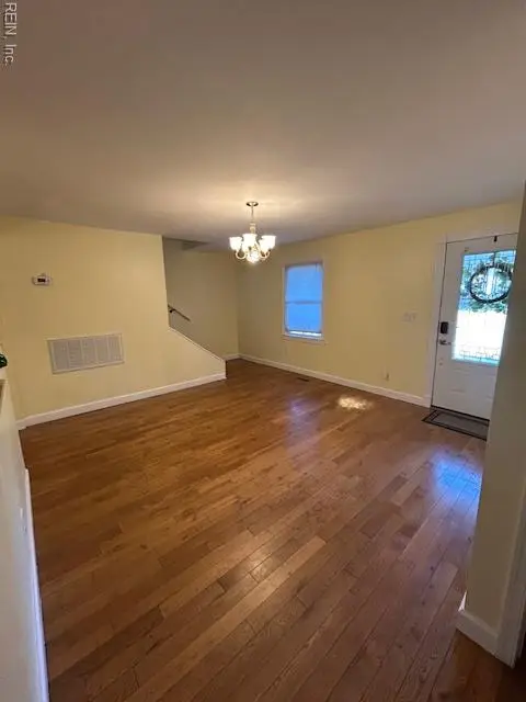 8021 Glen Road W, Norfolk, VA 23505 - #3