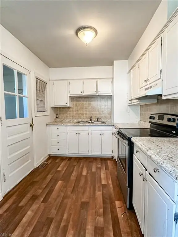 218 Castlewood Road, Portsmouth, VA 23702 - #3