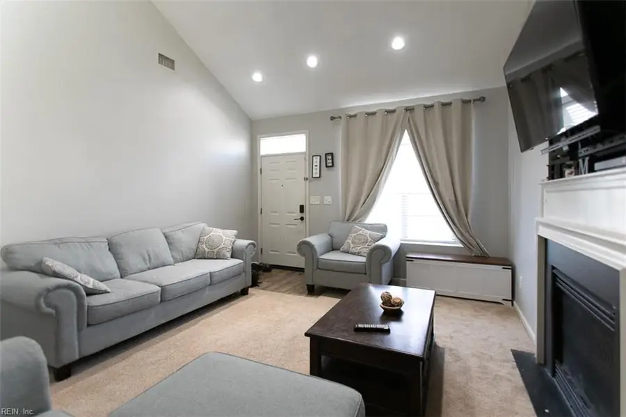 112 Kristin Court, Yorktown, VA 23692 - Image #2