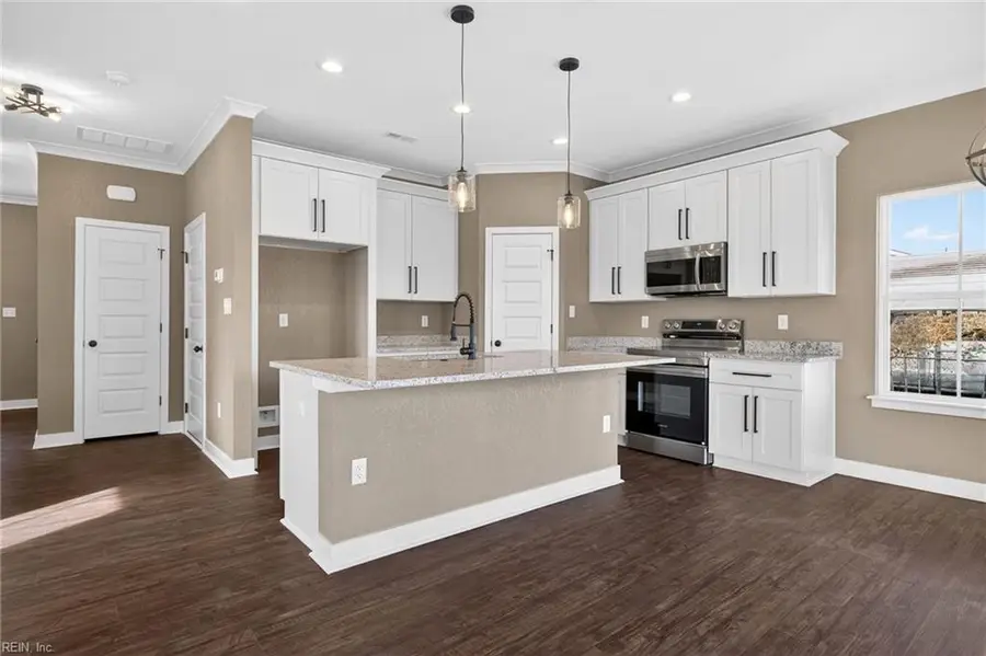 105 S Court Street, Windsor, VA 23487 - #2