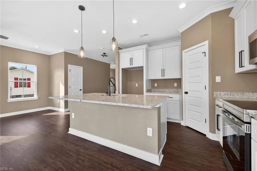 105 S Court Street, Windsor, VA 23487 - #3